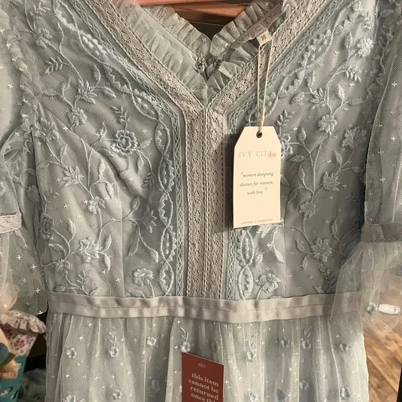Ivy City Co Jules Dress in Baby Blue - Medium NWT - Picture 3 of 5